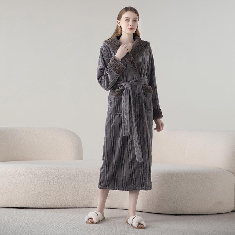 In-Stock Extra Long Hooded Jacquard Velvet Women's Bathrobe and Pajamas for Autumn/Winter