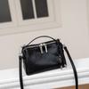 Cross-border new bags, first-layer cowhide women's bags, casual fashion handbags, commuter messenger bags, versatile shoulder bags.
