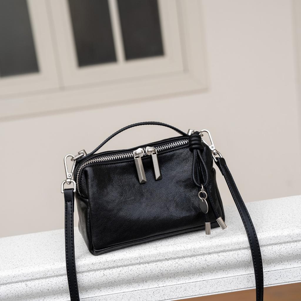 Cross-border new bags, first-layer cowhide women's bags, casual fashion handbags, commuter messenger bags, versatile shoulder bags.