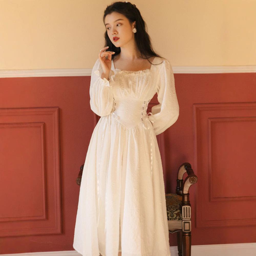 French High-end Small White Dress Design Is Particularly High-end Skirt, Thin Waist and a Sa Dress Autumn