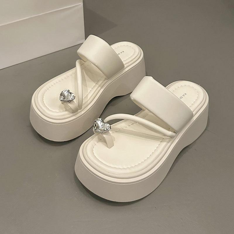 Premium silver rhinestone toe slippers women's summer wear 2025 new small height-increasing platform beach shoes
