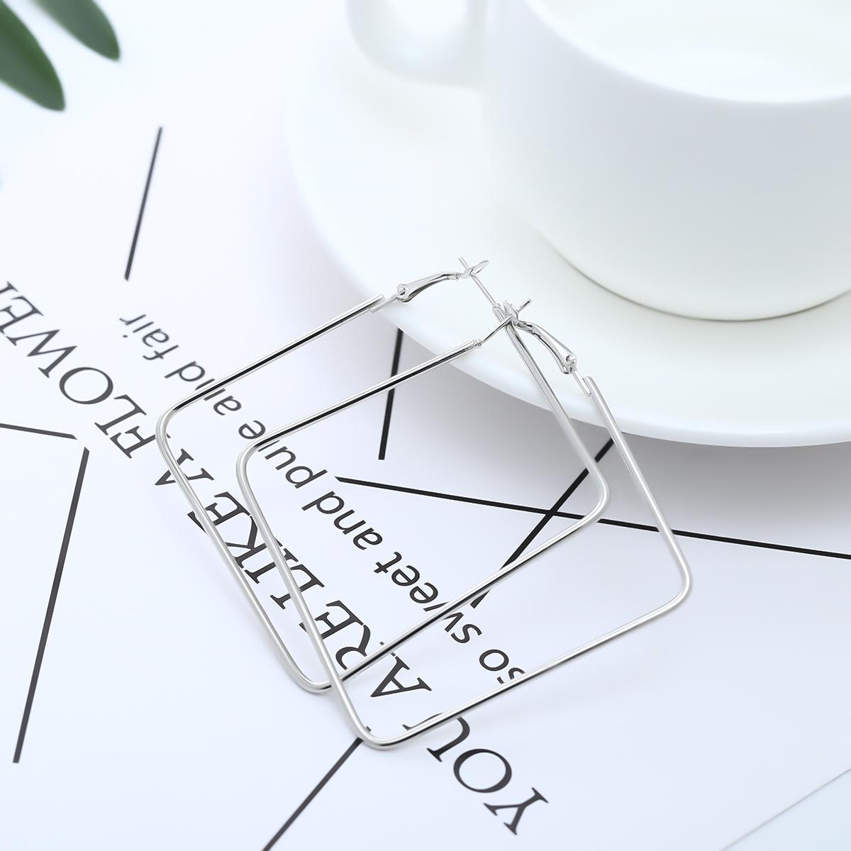 

Аксессуары, серьги-пуссеты в ретро этническом стиле с полым металлическим персиковым сердцем, преувеличенные темпераментные женские серьги