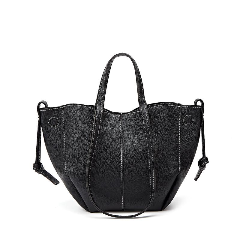 

Стильная женская сумка-тоут большого объема от французского дизайнера, новая текстура 2025, на плечо