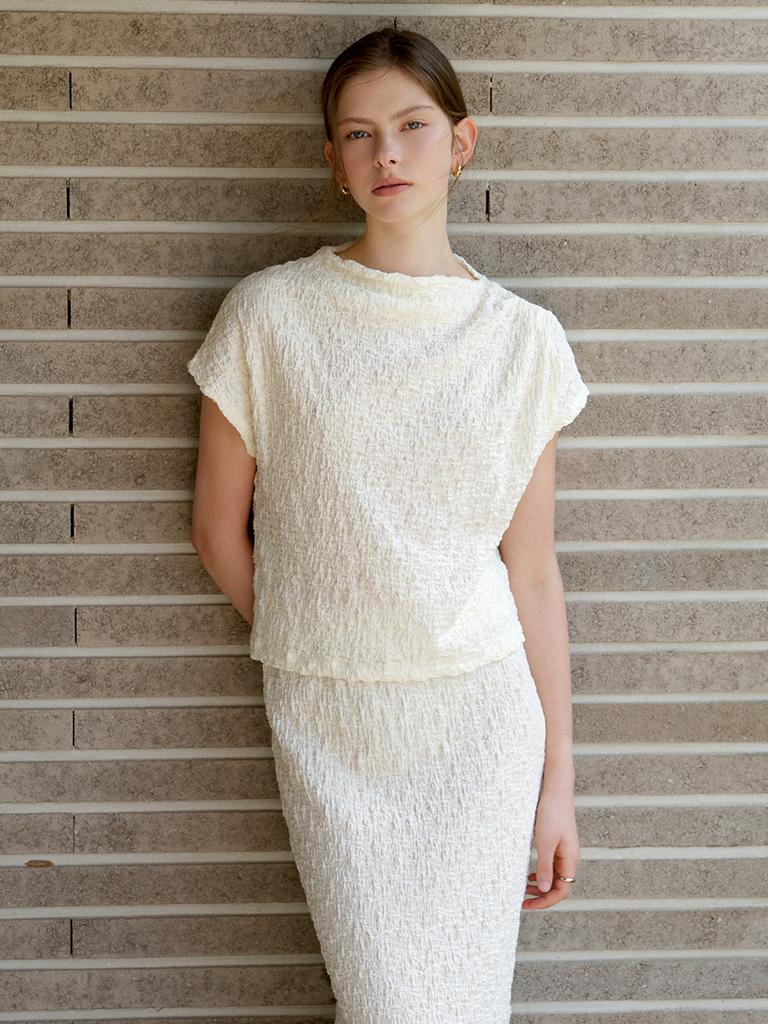 MOMET Powder Crinkle Tee Skirt Set Cream