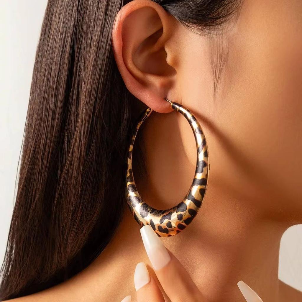 Lacteo Vintage Hipérbole Estampado de Leopardo Aro Grande Redondo Pendiente Mujer Tendencia Hueco Geométrico Pendientes Piercing Encanto Joyería