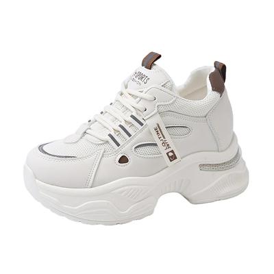 Baskets à plateforme blanches pour femmes Chaussures de course en maille respirante pour Mujer Semelle épaisse Antidérapantes Sandales de sport décontractées Chaussure