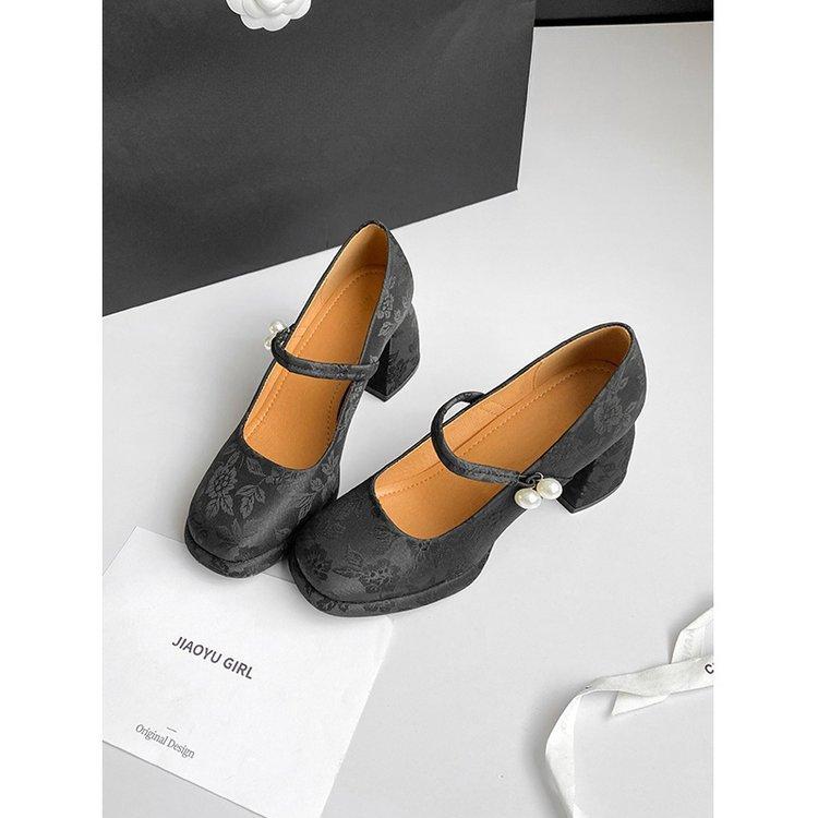 

Trendy fashion, beautiful focus! High heel (6-8cm) Rubber thick heel one pedal cow velvet ( 35