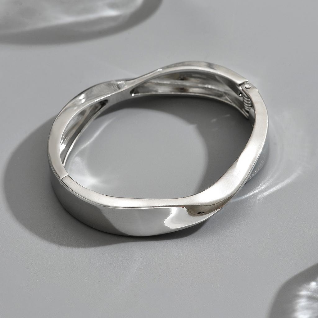 Wind-Explosions-Schmuckset, geometrisches übertriebenes Design Metall glatt Armband Ring Set vielseitig