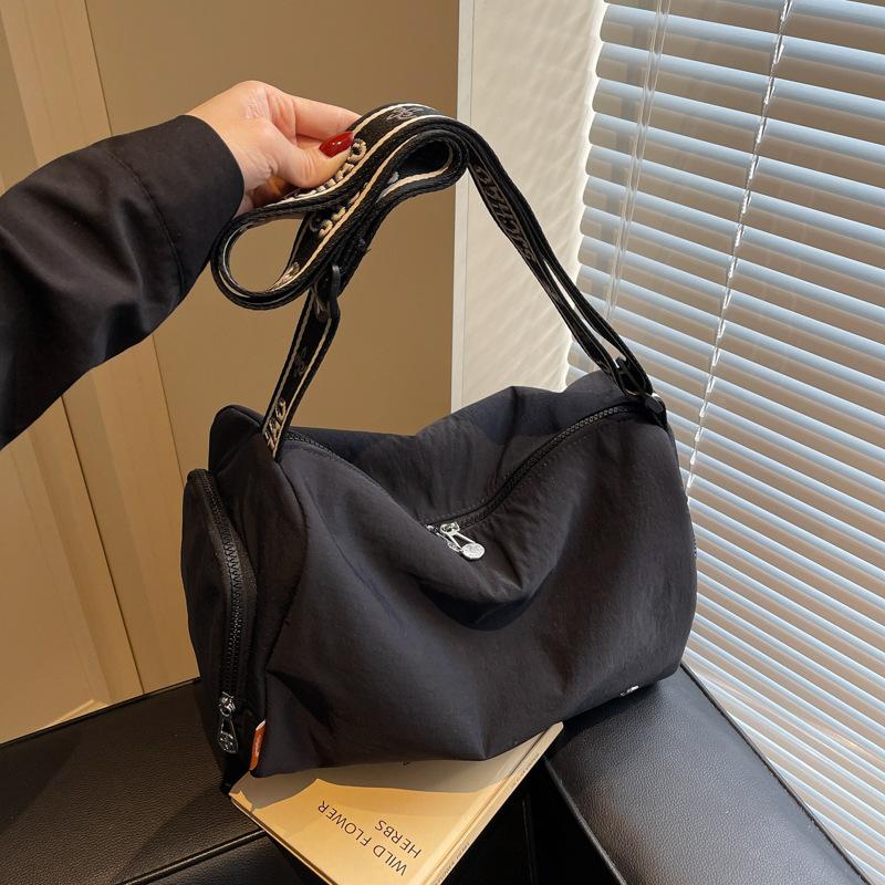 New Casual Sports Style Large-capacity Messenger Bag Women's Daily Multi-purpose Shoulder Bag