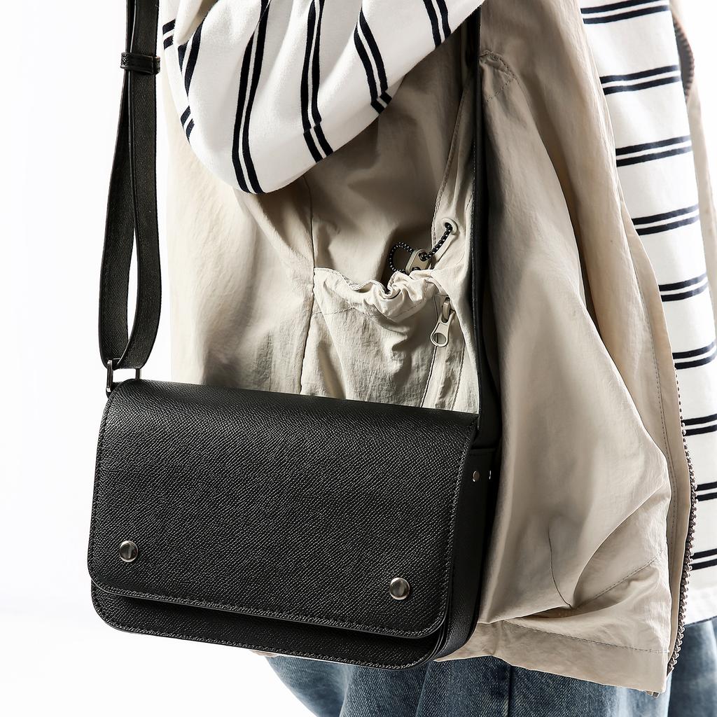 Shoulder Bag Men's Niche Design Sense Messenger Bag Retro Versatile Casual Small Square Bag Neutral Fashion Box Bag