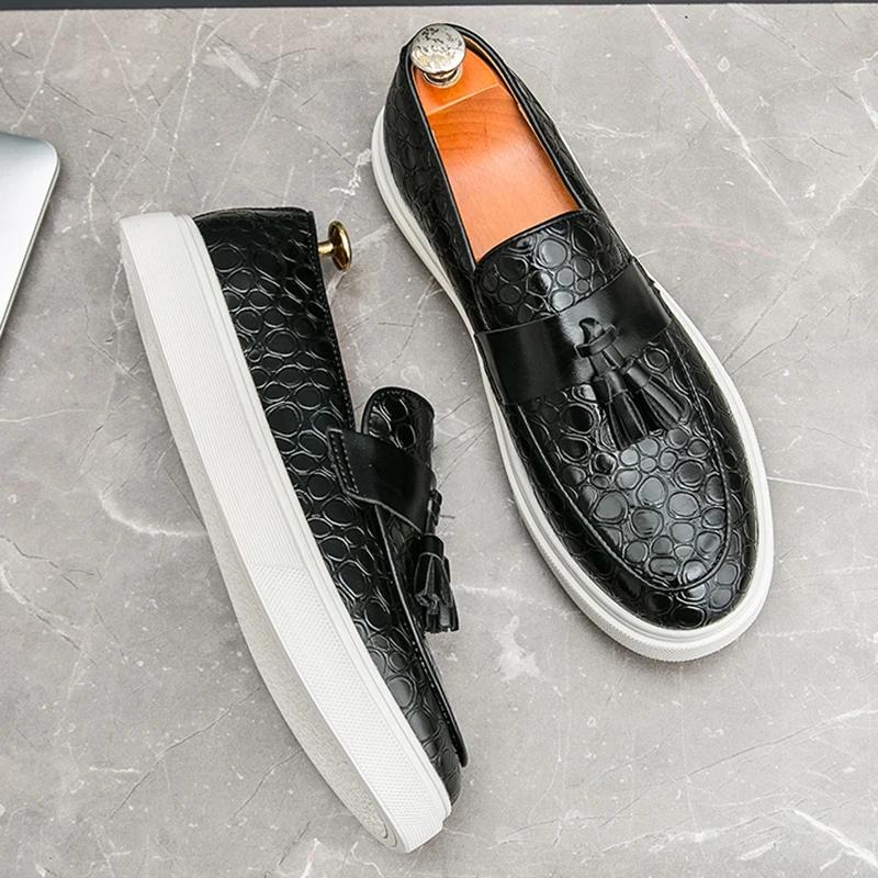 Trend 2025 New Luxury Men Slip On Tassels Loafter Leisure Leather Mens Shoes Man Male Comfortable Sneakers Shoes for Men
