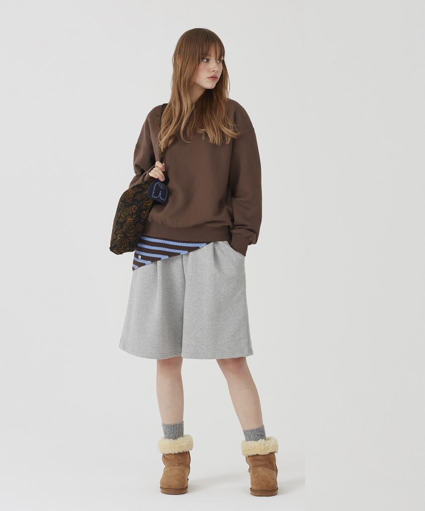 BETWEEN A AND B Eeeaa Heritage V Sweatshirt [Brown]