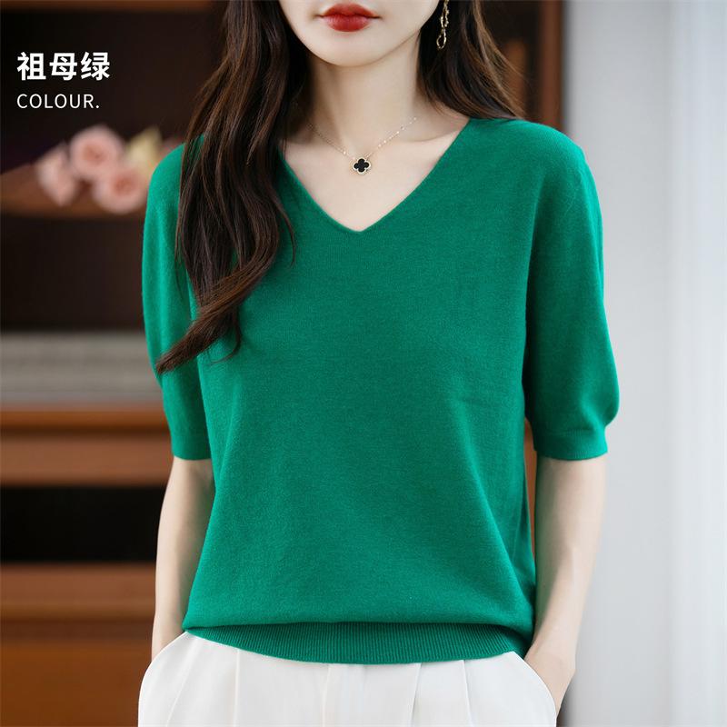 Knitted Short-sleeved T-shirt for Women A Thin V-neck Half-sleeve Top for Summer and Autumn