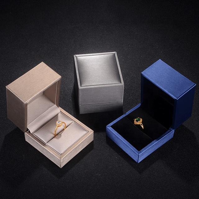 Free Sample Stock Mens Jewellery Gift Packaging Box Cheap Wedding Dating Ring Leather Bracelet Bangle Jewelry Box for Women