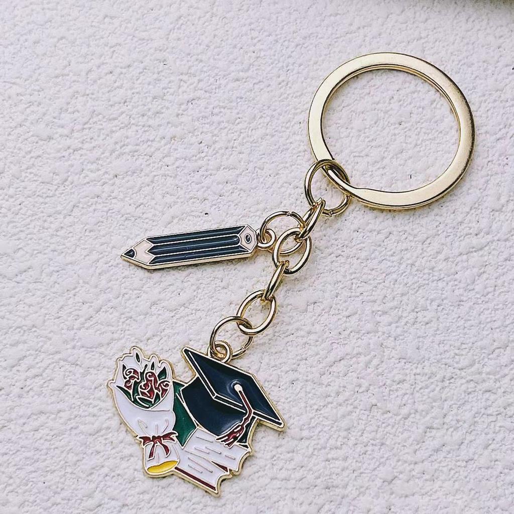 Graduation Themed Key Ring Bachelor Uniform Keychain Metal Keyring for Backpack and Purse Decoration Student Gift
