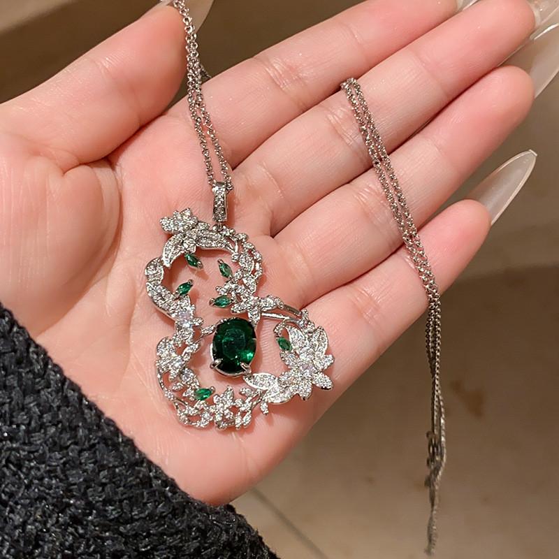 New Chinese Style Zircon Gourd Leaf Necklace For Women With Elegant Floral Pendant