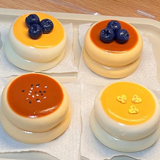 Stress Relief Souffle Squeeze Toy Slow Rising Blueberry Strawberry Cake Sensory Toy Portable Kids Adults Simulated Food Pinch Fidget Toy