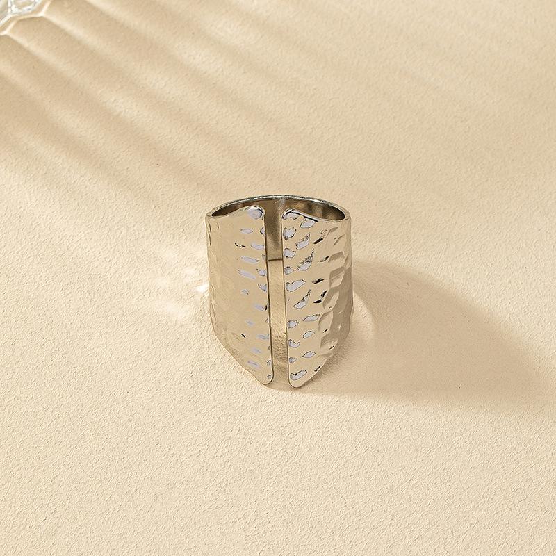 

Преувеличенное широкое кольцо - Необычная хип-хоп мода для мужчин и женщин