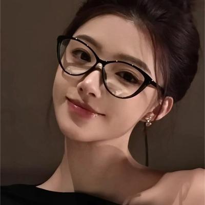 European & American Retro Cat-Eye Slimming No-Makeup Myopia Glasses: Ultralight, High-End Black Frame for Round Faces.