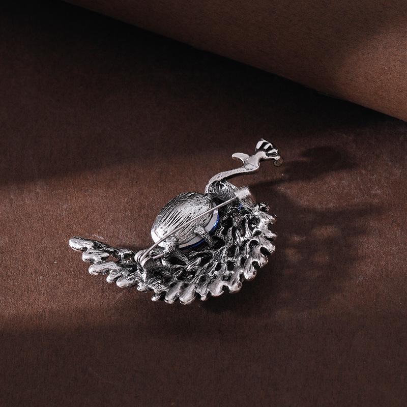 Exquisite Peacock Rhinestone Brooch - Unique High-end Lapel Pin for Suits