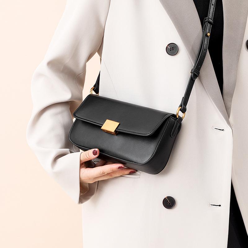 Premium texture small bag women's autumn and winter new popular versatile messenger bag single shoulder underarm small square bag