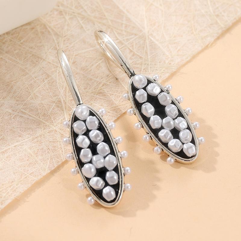 Vintage Inlaid Imitation Pearl Silvery Plated Dangle Earrings for Women Exquisite Banquet Wedding Pendant Jewelry Crafts
