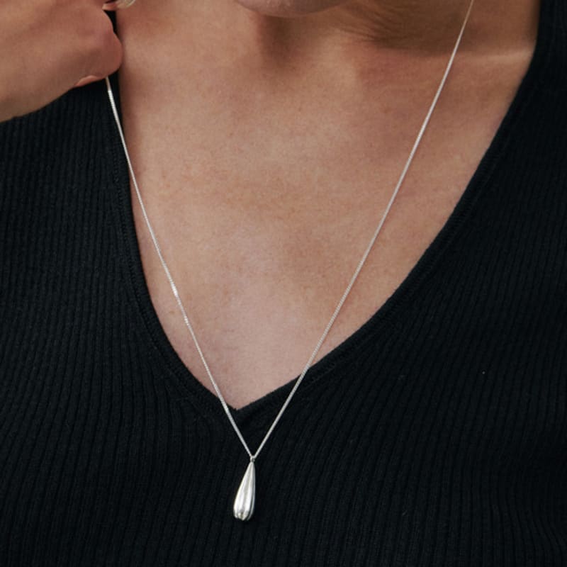 etrive Ripple Drop Necklace