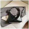 Fashionable Retro Niche Commuter Tote Bag with Large Capacity and Single Shoulder Strap Design Casually