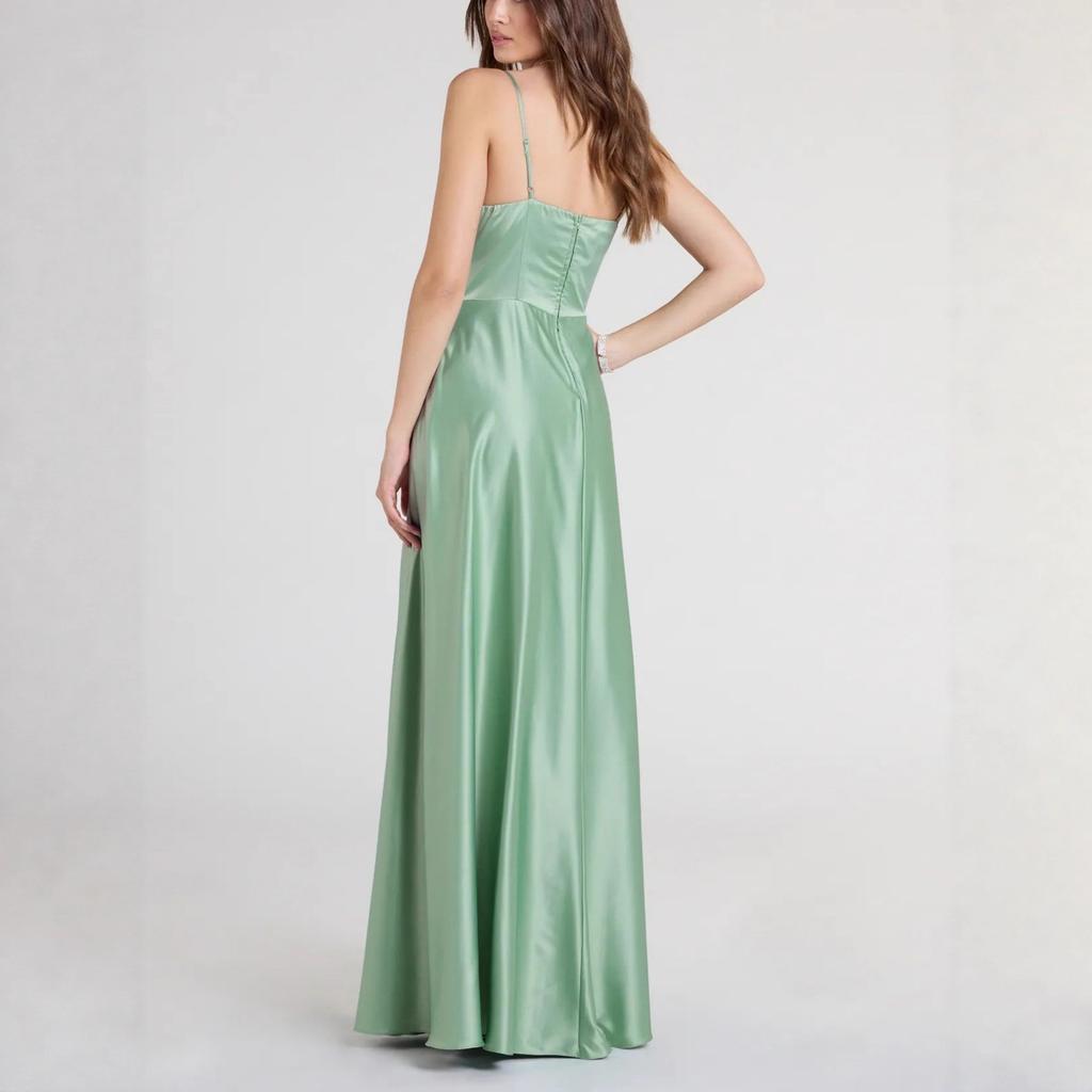 European and American evening dresses women's waist design, thin off-the-shoulder sexy suspender slit American dress