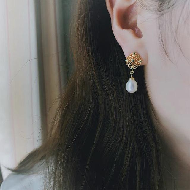 Lace Design Emerald Zircon Flower Window Light Luxury Retro Natural Pearl Silver Needle Earrings Water Drop Earrings Hollow