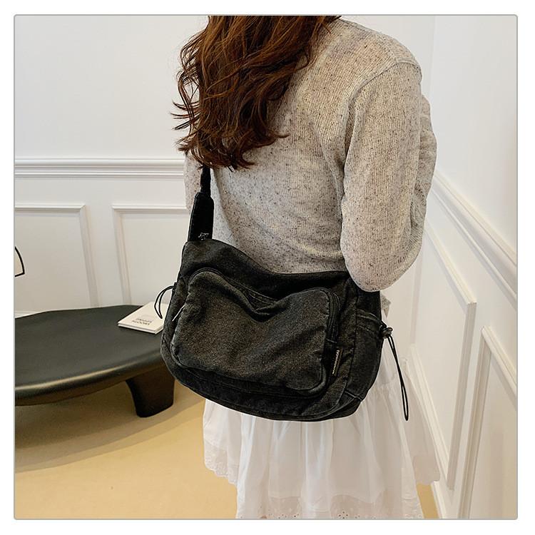 Minimally Drawstring Design Multiple Pockets Women Casual Shoulder Denim Bag For Casual Daily Use