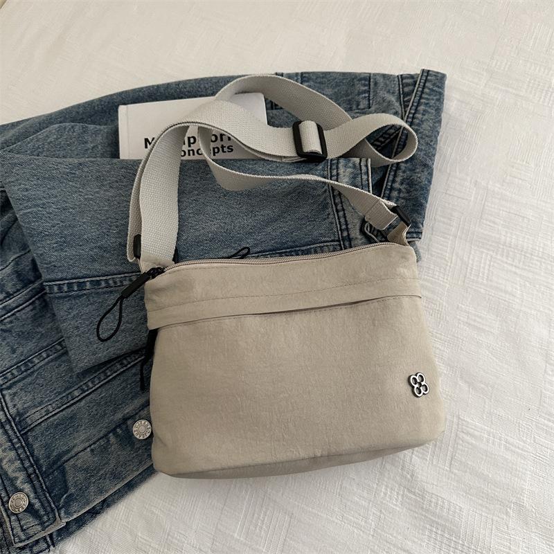 2025 einfache Umhänge-Damenhandtasche mit großem Fassungsvermögen, modische neue Tasche, vielseitig, lässig für den Winter