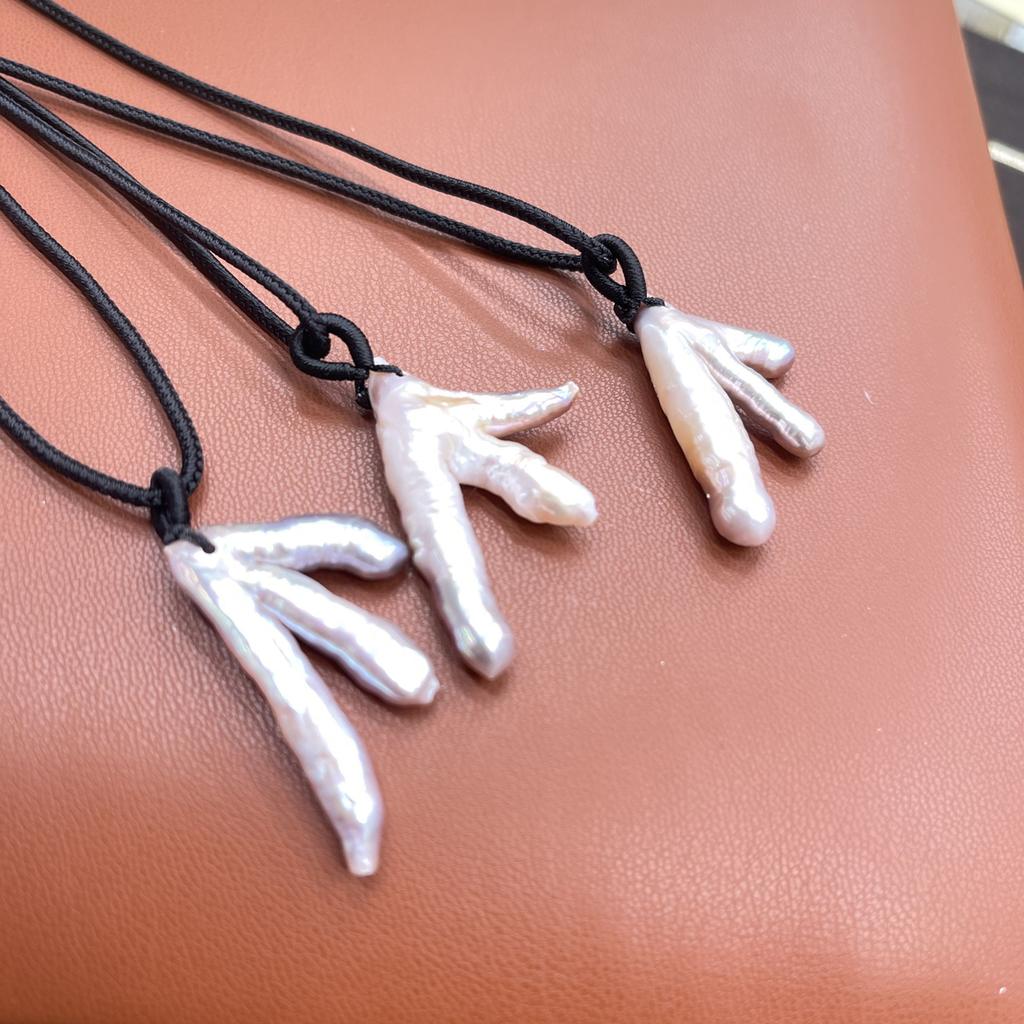 1Pc, Baroque Pearl Necklace, 15×30mm, Natural Freshwater Pearl Pendant Necklace for Women Jewelry Gifts, Rope Length: 67cm
