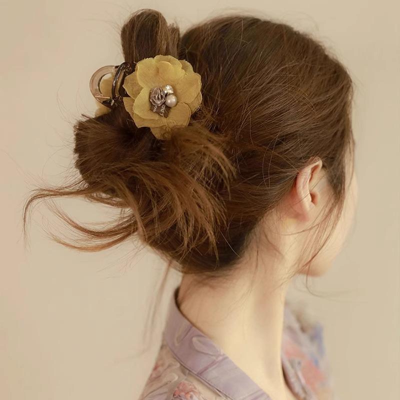 Summer Pearl Flower Women's Hair Claw Clip - Cute Korean Shark Hairpin for Back of Head, Large Size