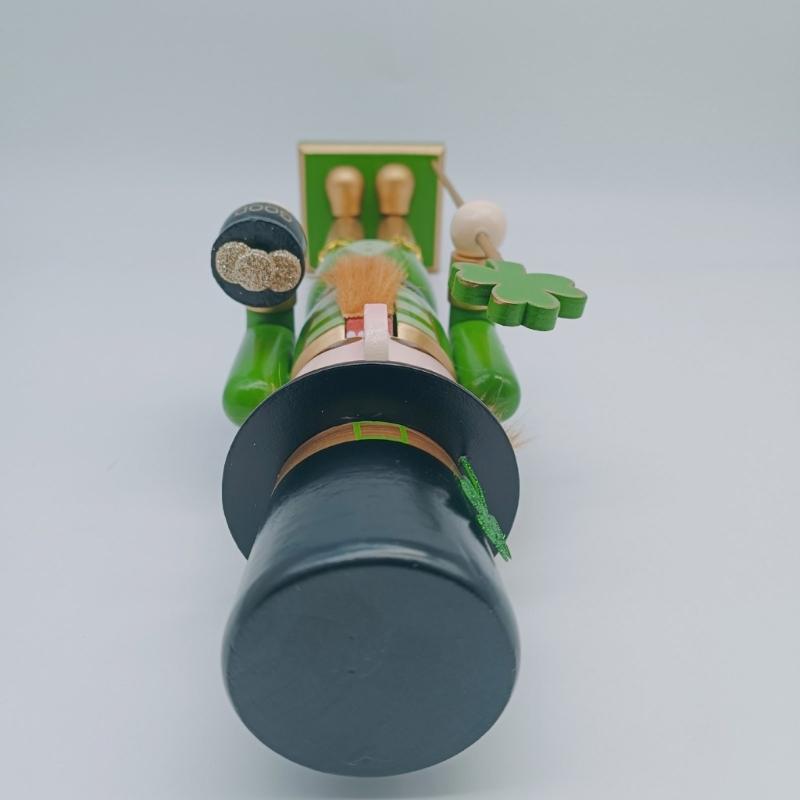 Traditional 38cm Wood Irish Nutcrackers Green Shamrock Soldier Figurines Patricks Day Puppet Home Office Tabletop Decors