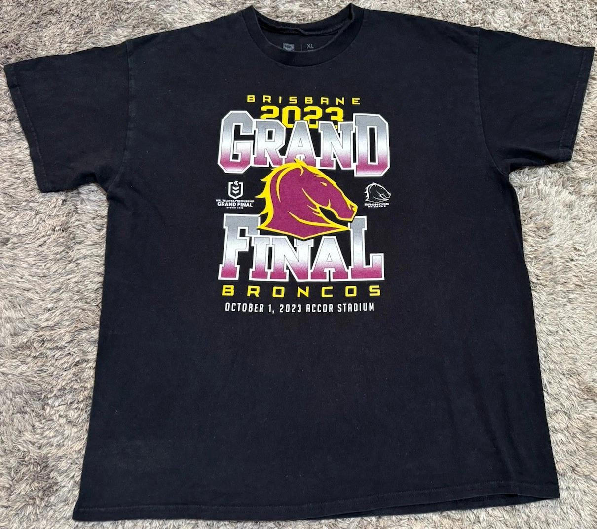 

D85 Brisbane Broncos 2023 NRL Grand Final Cotton Tee T Shirt Footy Mens XL S