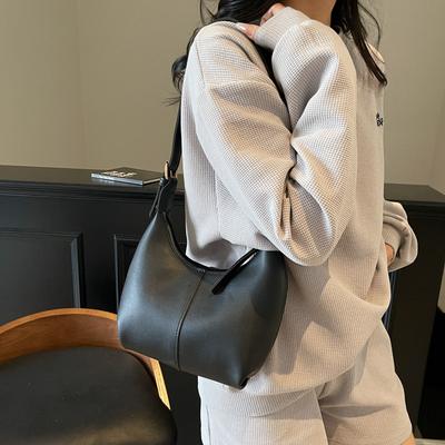 Niche Simple Retro Shoulder Bag Women's 2025 Winter New Fashion High-end Underarm Bag Casual Dumpling Bag