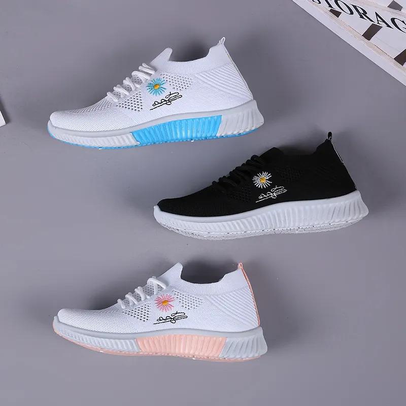 New Spring and Summer Women's Fly-woven Sneakers Fashionable Versatile Running Shoes Mesh Breathable Casual Female Students