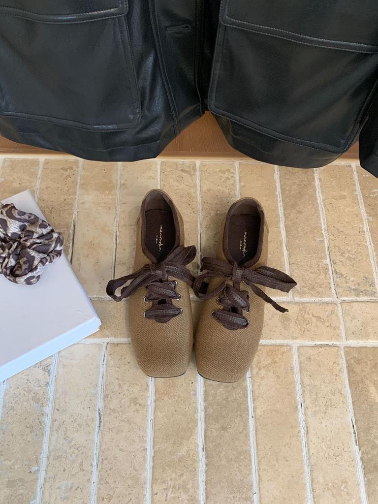 2025 new retro square head strap casual wind inner height increase small single shoes spring and autumn French retro women's single shoes