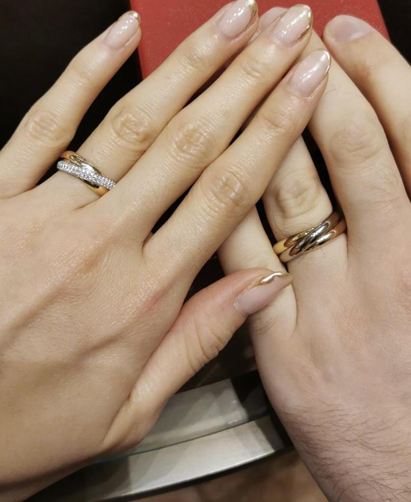 Kajia Tricolor Smooth Index Finger Ring - Classic, Non-Fading, Elegant Women's Hand Jewelry.