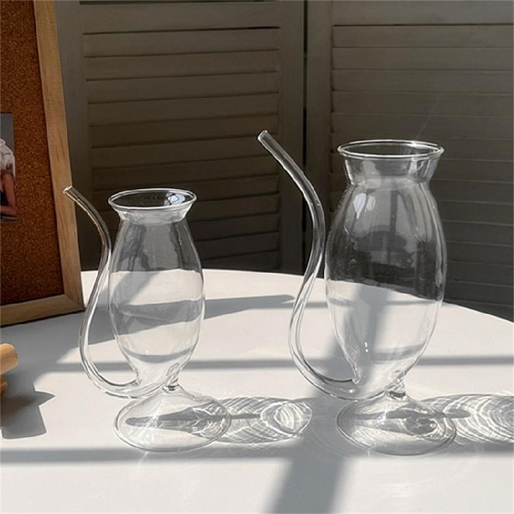 Innovative Pipe Molds Cocktails Glass Elegant Cocktails Glass with Sturdy Construction for Enhancing Drinking Experience