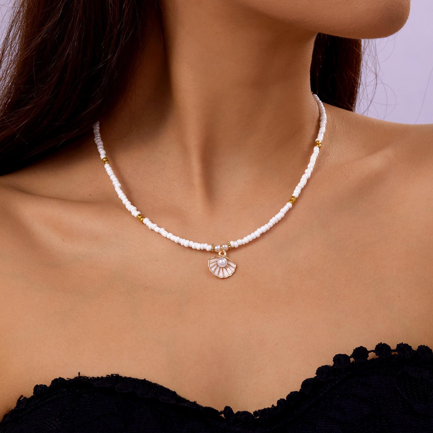 

Bohemian Handmade Beads Chain Fashion Necklaces for Women Simple Metal Shell Pendant Necklaces Party Jewelry Gifts