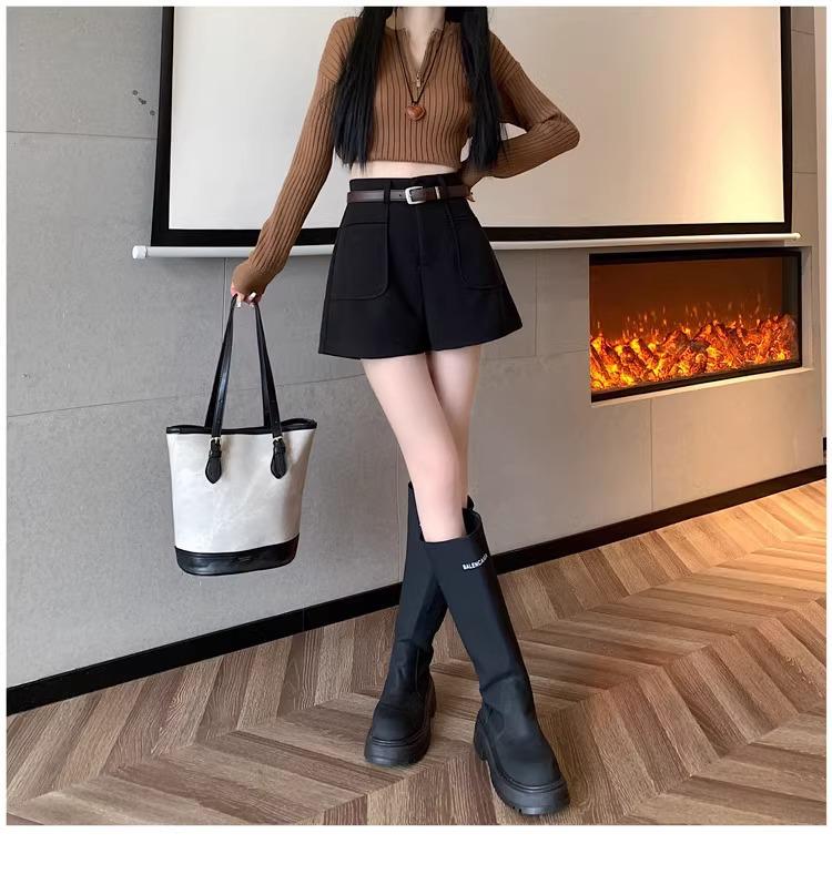 2024 Autumn/Winter High-Waisted Tweed Wide-Leg Shorts: Stylish, Slimming A-line Boot Shorts for Women.
