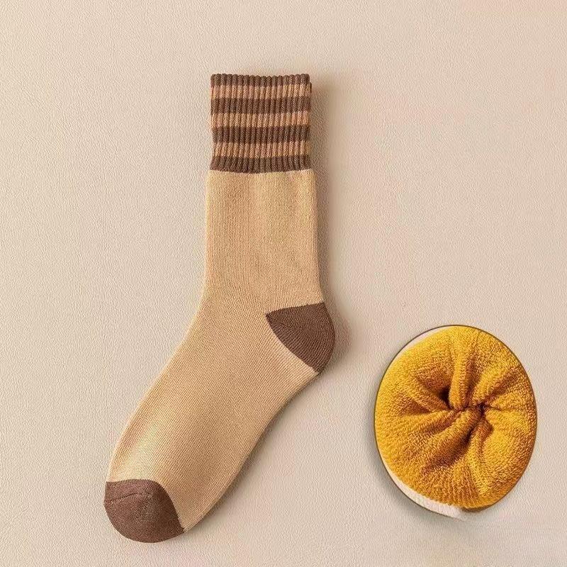 Women's Fleece Thickened Mid-calf Striped Loop Socks for Warmth in Autumn and Winter, Retro Towel Postpartum Socks