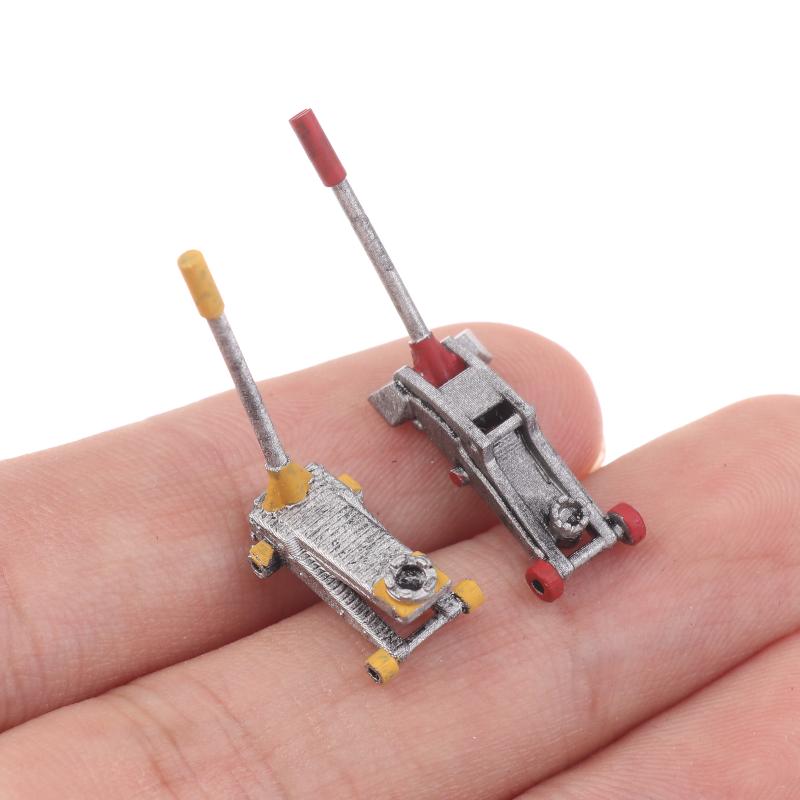 1/64 Scale Car Lifting Jack Model Modification Garage Repair Accessories Scene Collocation Miniature Sculpture Display