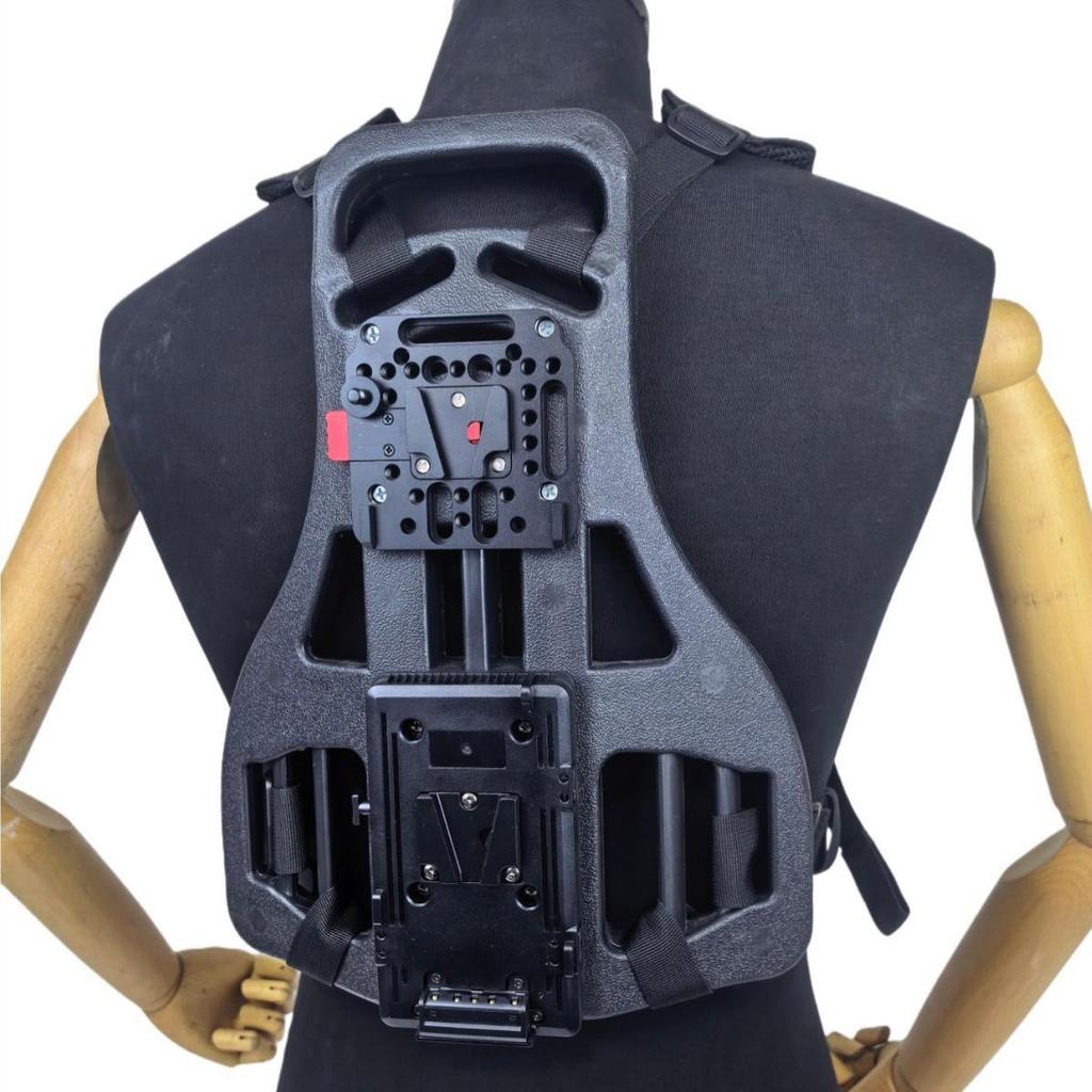 Outdoor-Livestreaming-Rucksack mit V-Mount-Akkuplatte und Multifunktionsanschluss