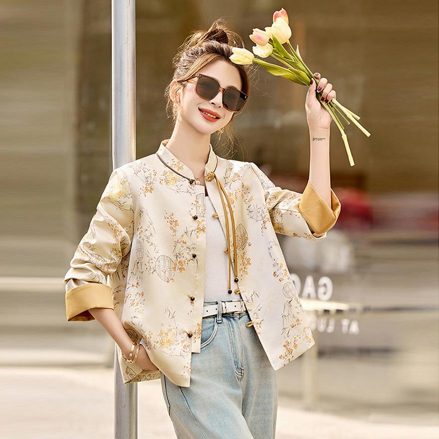 Kleiner Knopfleisten-Design-Oberteil Frühling Neu Jacquard Langarm Kurze Jacke