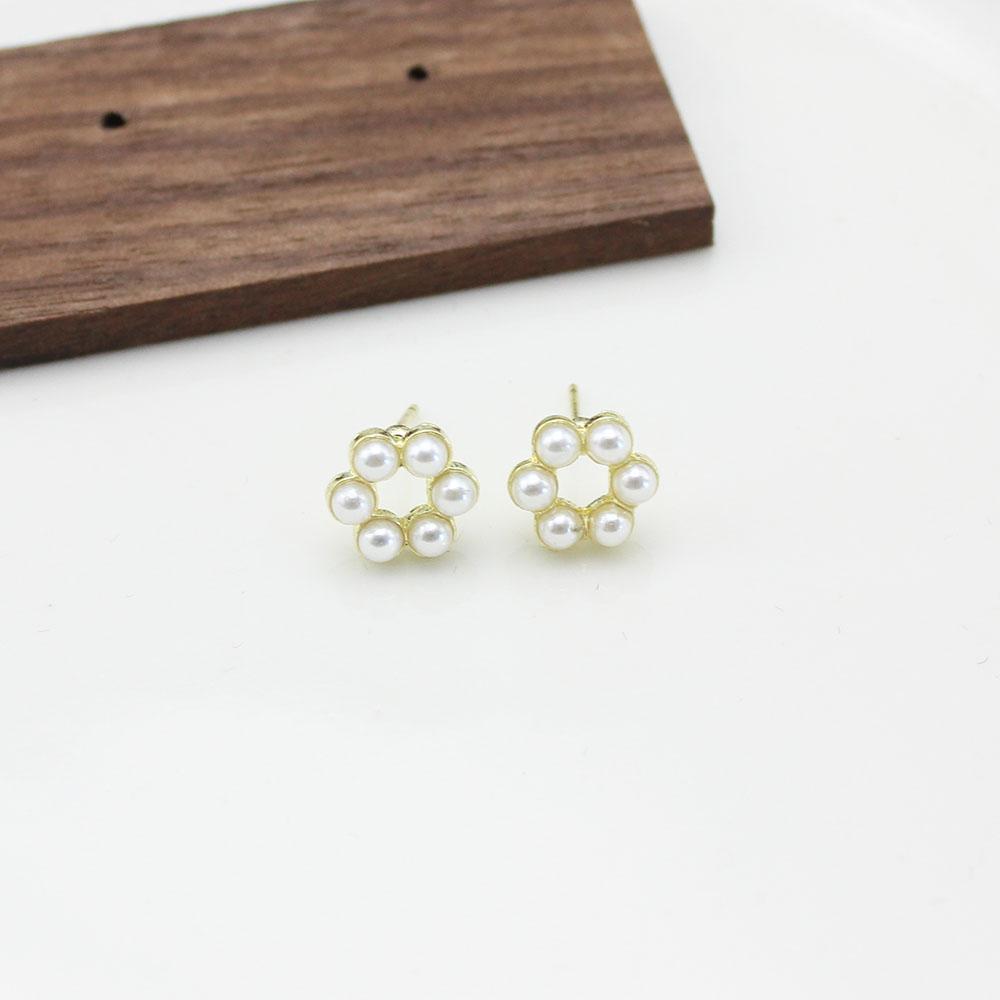 Mini Imitation Pearl Hollow Round Circle Geometry Stud Earring for Women Jewelry Christmas Girl Gift