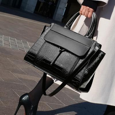 Schwarze Tasche Version Mode Umhängetasche Große Kapazität Einzel-Schulter-Hand-Flügel-Tasche