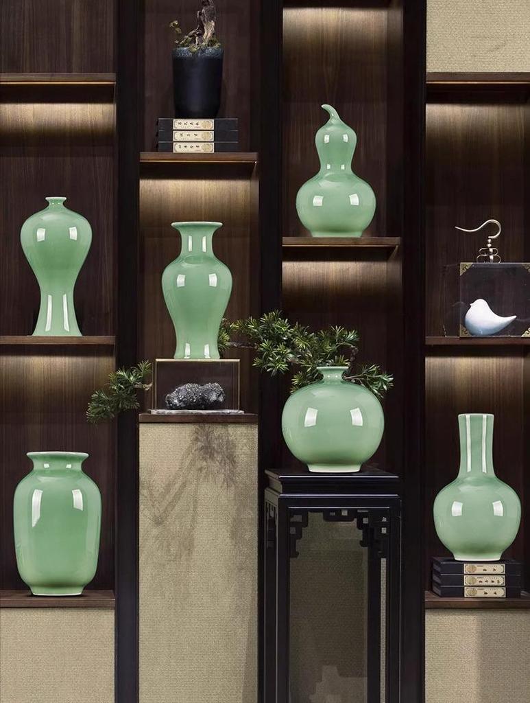 Green Glaze Antique Chinese-style Jingdezhen Ceramic Vase for Flower Arrangement and Home Decoration